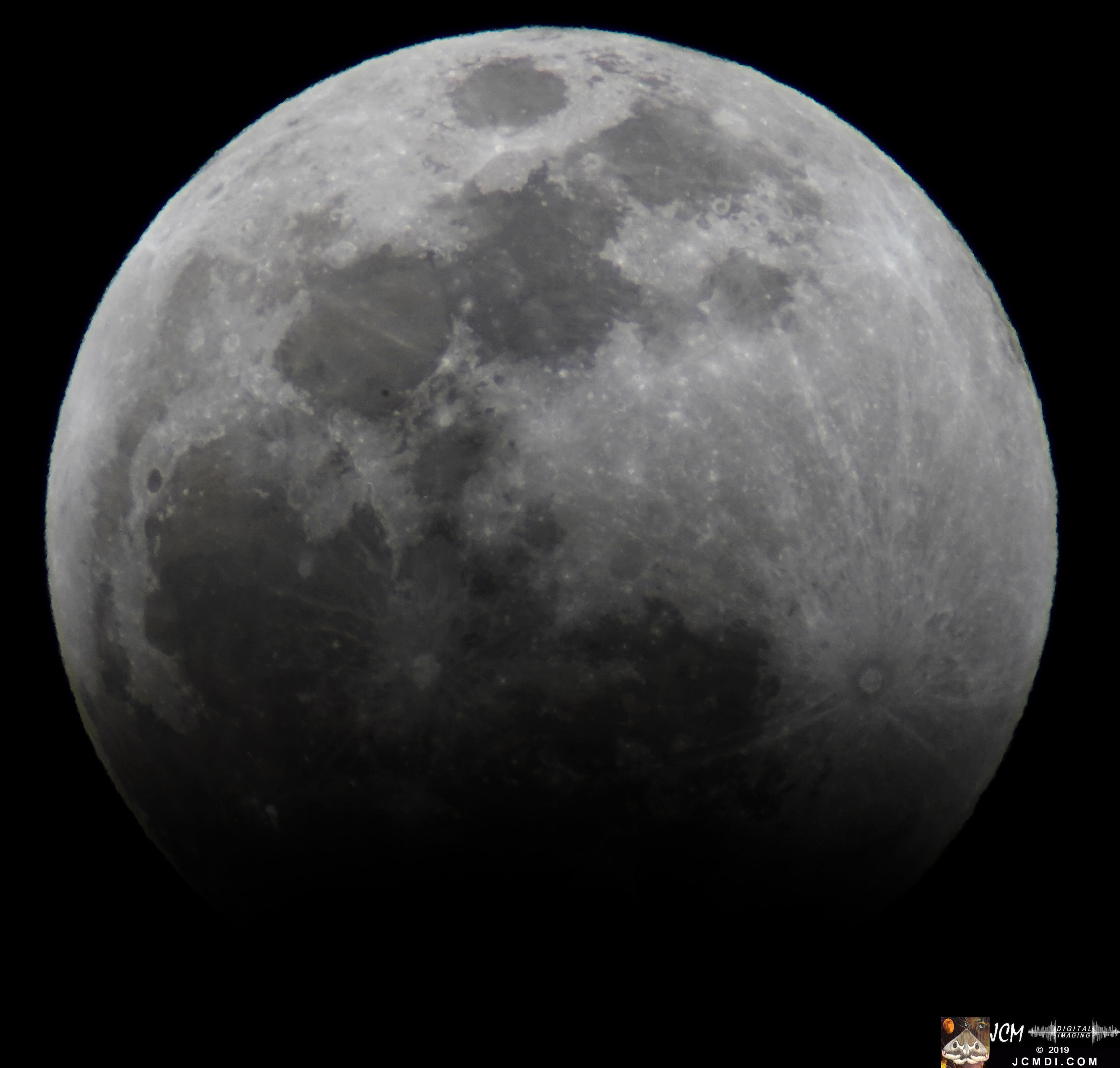 Super blood moon lunar Eclipse 1600mm Celestron Shadow starting